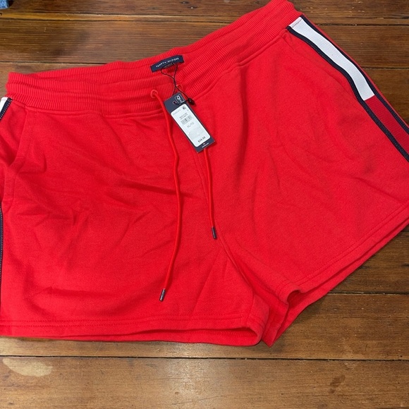 Tommy Hilfiger Athletic Shorts red and navy XL NWT - Picture 1 of 5